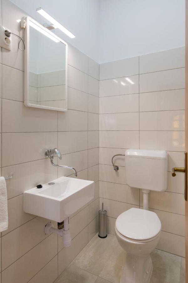Apartments By The Sea Kastel Stari, Kastela - 15894 Zewnętrze zdjęcie